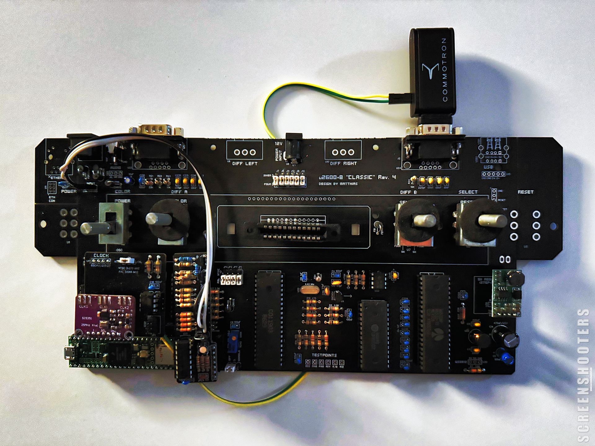 Atari_189_u2600+8-Classic_05.jpg